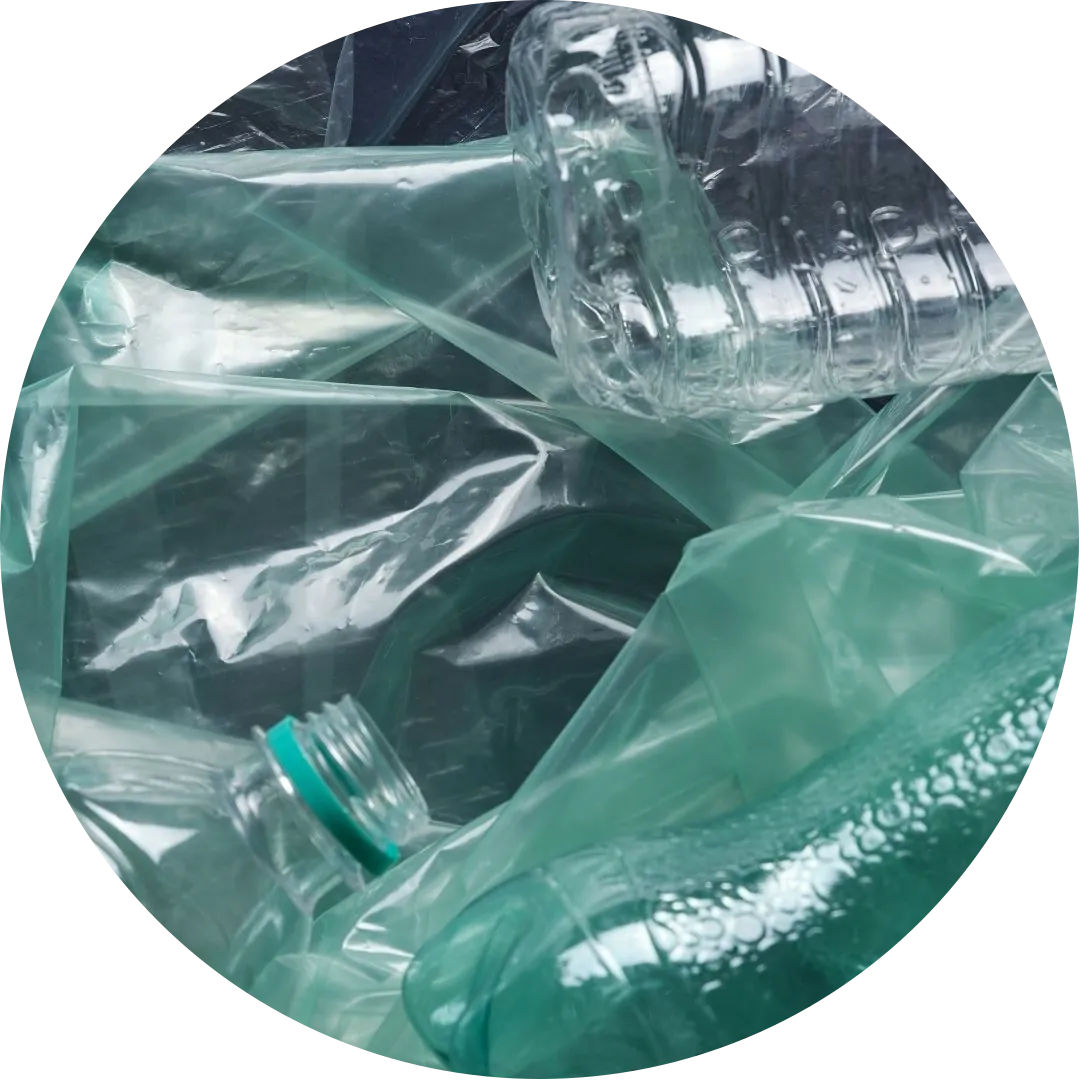 Botellas plásticas PET recolectadas para reciclaje